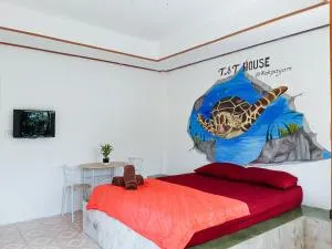 T and T house - Ko Chang Ranong