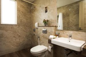 SILVER OAK near Medanta Medicity