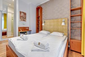 Deluxe Apartment room in Kings Court - Neptun Park