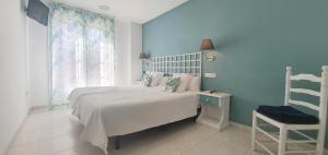 Hugo Beach Hotel & Apartments