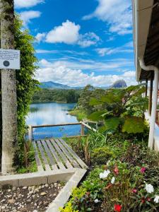 La Madriguera Hotel Guatapé Con Embalse
