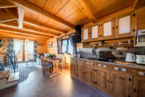 Domki Widokowe Wooden Pod Gubałówką z Jacuzzi