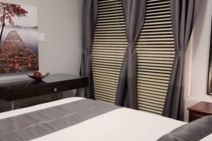 Beautiful 1 BDR Apt #G HullOtt by Amazing Property Rentals