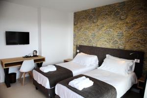 Triple Room with Garden View room in Villa Pina