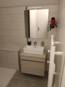 Maisons de vacances Gite le Nid du Poupet : photos des chambres