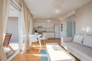 Blue sky, modern sea view apartment