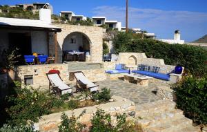 Blue Paradise Beach House with Pool access Paros Greece