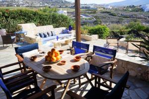 Blue Paradise Beach House with Pool access Paros Greece