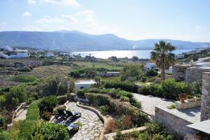 Blue Paradise Beach House with Pool access Paros Greece