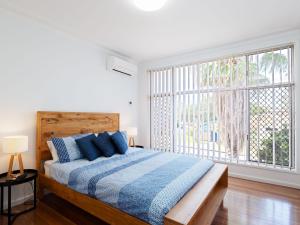 The Norburn, 3 Norburn Avenue - aircon, wifi, boat parking, close to water & clubs