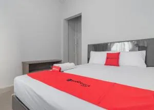 RedDoorz Syariah near Wisata Situ Gunung Sukabumi - Kadudampit