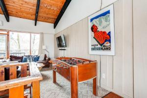 The Moose Lodge, Hot Tub and Sauna, by Property Valet
