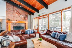 The Moose Lodge, Hot Tub and Sauna, by Property Valet