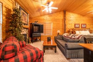 One-Bedroom Cabin room in Cabins at Grand Mountain