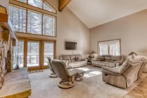 Four Seasons Lakeside - Emigrant Gap