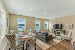 Two Bedroom Apartment  room in Liberty Bay Loft