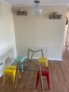 Apart hotel Chillán Departamento - Place - king Home - Factura - Central - Empresas - Parking - Wifi