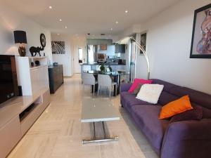 Seaview apartment in Nice with shared pool