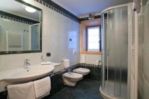 Quadruple Room room in Hotel Capriolo