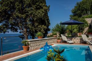 Luxury Beachfront Villa Dubrovnik Palace with private pool and jacuzzi by the beach in Dubrovnik