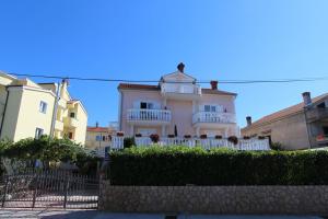 Apartments Ravlić Ana