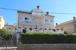 Apartments Ravlić Ana