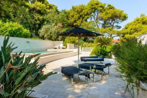 Luxury Seafront Villa Dubrovnik Queen with private pool near the sea in Dubrovnik