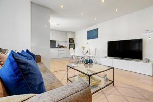 Two-Bedroom Apartment room in St Martins House Luxury 2 Bedroom Apartments Ruislip