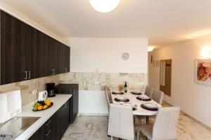 Apartments Adria