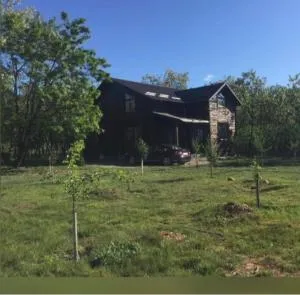 POLOVRAGA - casă la țară cu ciubăr - Racovita Cerna