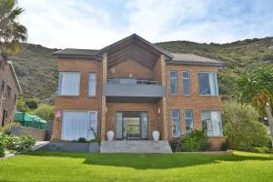 Agulhas Family Beach House - Suiderstrand