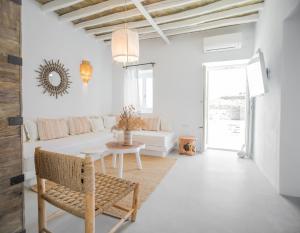 MAKARIAS VILLA Folegandros Greece