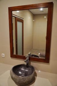 Puri Warung Villa & Guest House