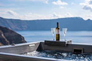 Solstice Luxury Suites Santorini Greece