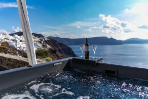 Solstice Luxury Suites Santorini Greece