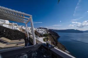 Solstice Luxury Suites Santorini Greece