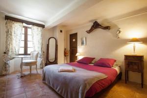 Maisons d'hotes La Bastide des Pins : Chambre Double avec Salle de Bains Privative