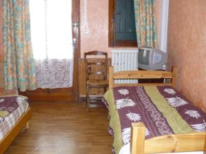 Maisons d'hotes Le Logis Catalan - Gite de groupe et familial : Chambre Lits Jumeaux Standard avec Salle de Bains Commune