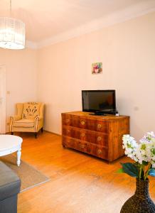 Bright Apartment Schönbrunn Palace