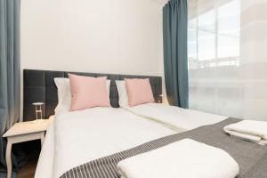Apartamenty obok Starego Miasta by Renters