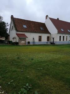 Maisons de vacances Aux doux logis : Maison 3 Chambres