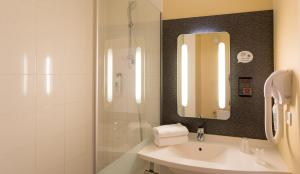 Hotels ibis Grenoble Centre Bastille : Hébergement 2 Chambres Doubles Adjacentes