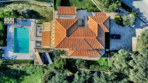Spacious 4-Bedroom Villa with Private Pool and Stunning Sunset Views, 3 Minutes from the Beach