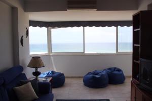 Panoramic Beach View Apartment (T2) in Caparica