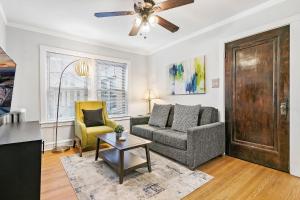 Vibrant 1BR Apartment in Roscoe Village - Marshfield N3