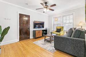 Vibrant 1BR Apartment in Roscoe Village - Marshfield N3