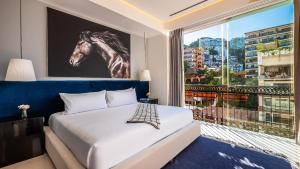 PIER 57 - 608 New & Luxurious 2 BR Romantic Zone