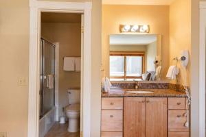 Condo with Pool & Hot Tubs, Free Shuttle