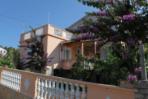 Apartments Ralje- 100m from the sea