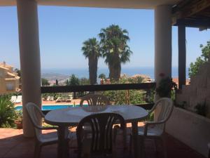 CASA-A-pequeño conjunto casas adosados